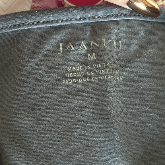 Jaanuu Gray Short Sleeve Scrubs Top - Medium - Picture 5 of 6